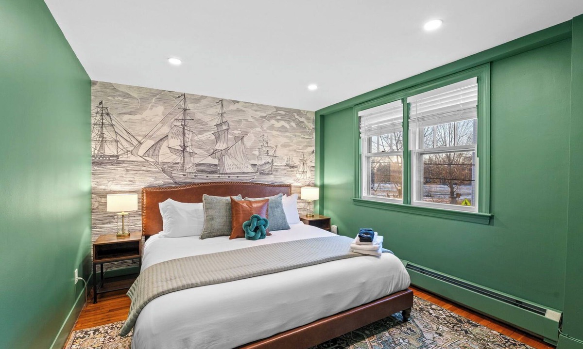 Salem Apartment | 1BR on Salem Common l Steps to Witch Museum and Downtown l Fenced in Yard
