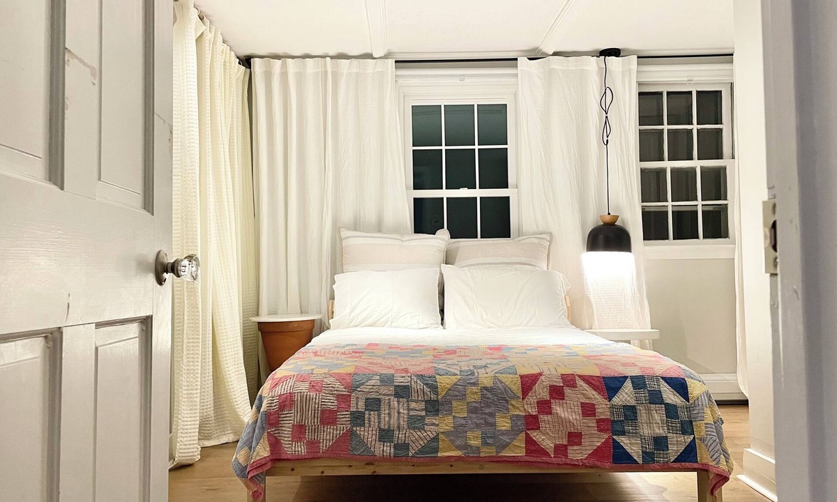 Newton Upper Falls Apartment | 1br Private Apartment Efficiency Unit Renovated Bathroom Kitchen