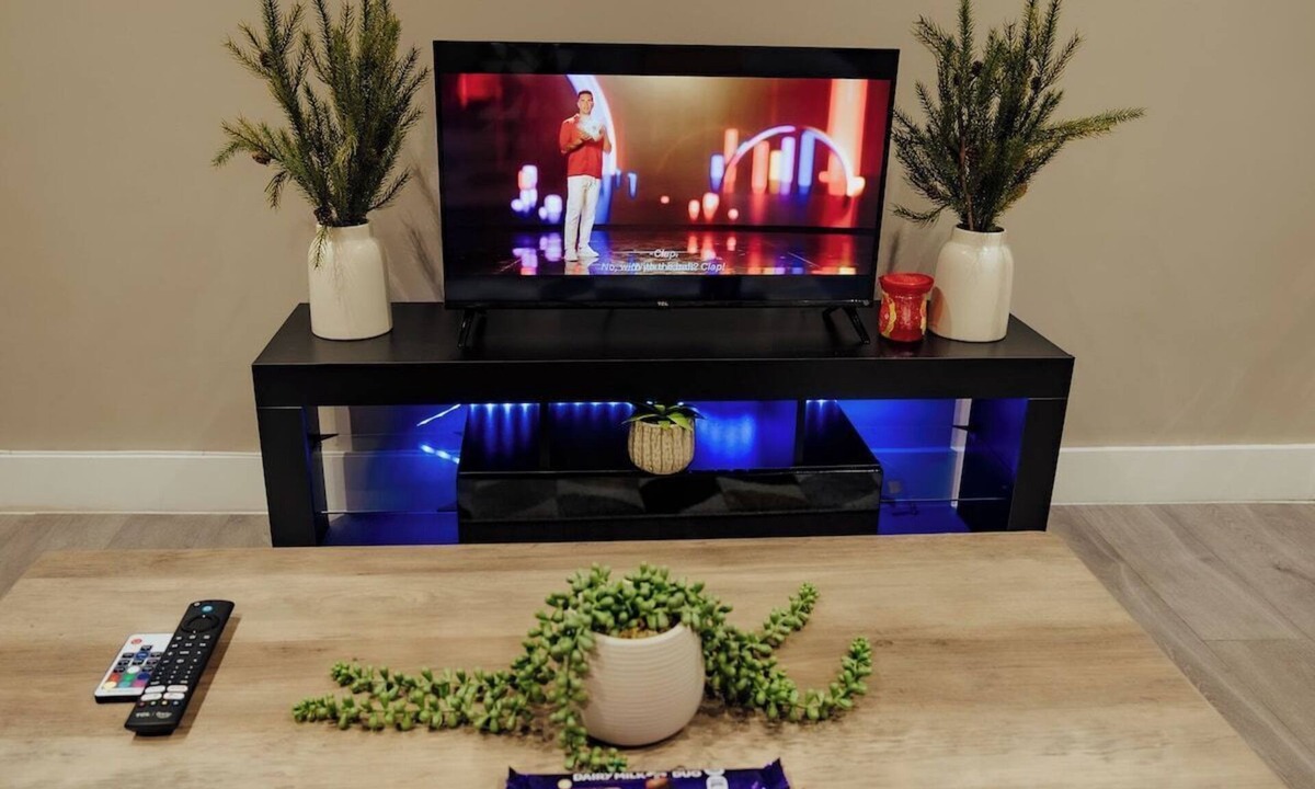 Wolverhampton Apartment | 1BR Retreat l Great Value