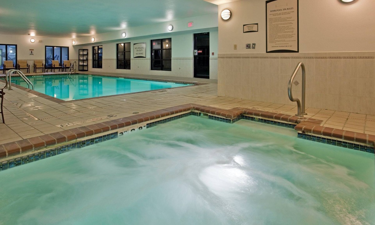 Columbia Apartment | 1BR Suite w/Fireplace & Kitchen + Breakfast | Near Mizzou