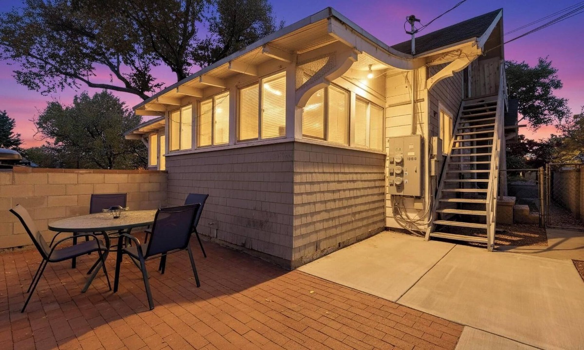 Downtown Albuquerque Apartment | 1BR Upstairs in Historic Stamm House Near Downtown
