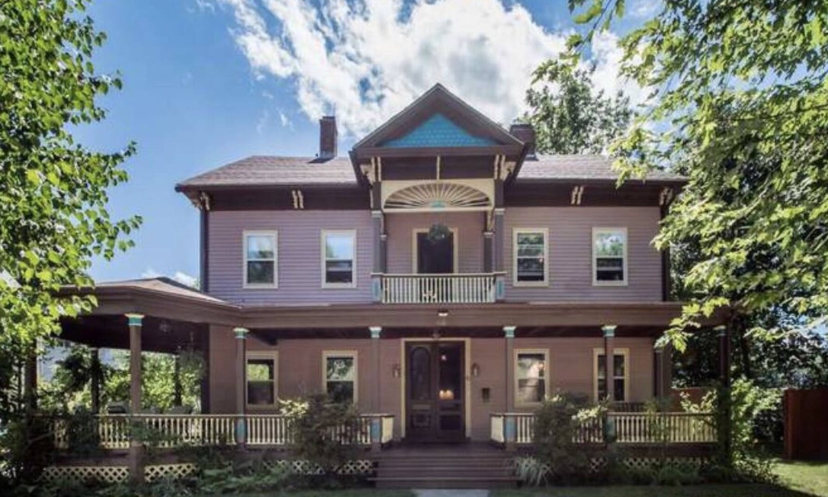 Worcester Apartment | 1BR VICTORIAN STUDIO / WORCESTER / DOWNTOWN