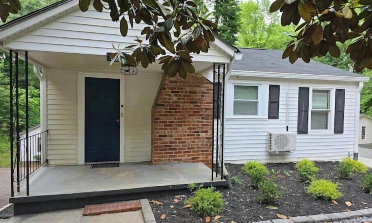 Sans Souci Apartment | 1BR with Picnic Area & Fire Pit
