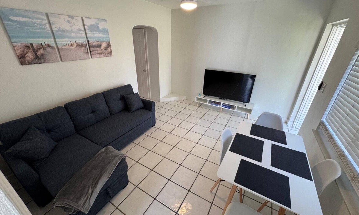 Lake Ridge Apartment | 1BRGuest Favorite Near the Beach