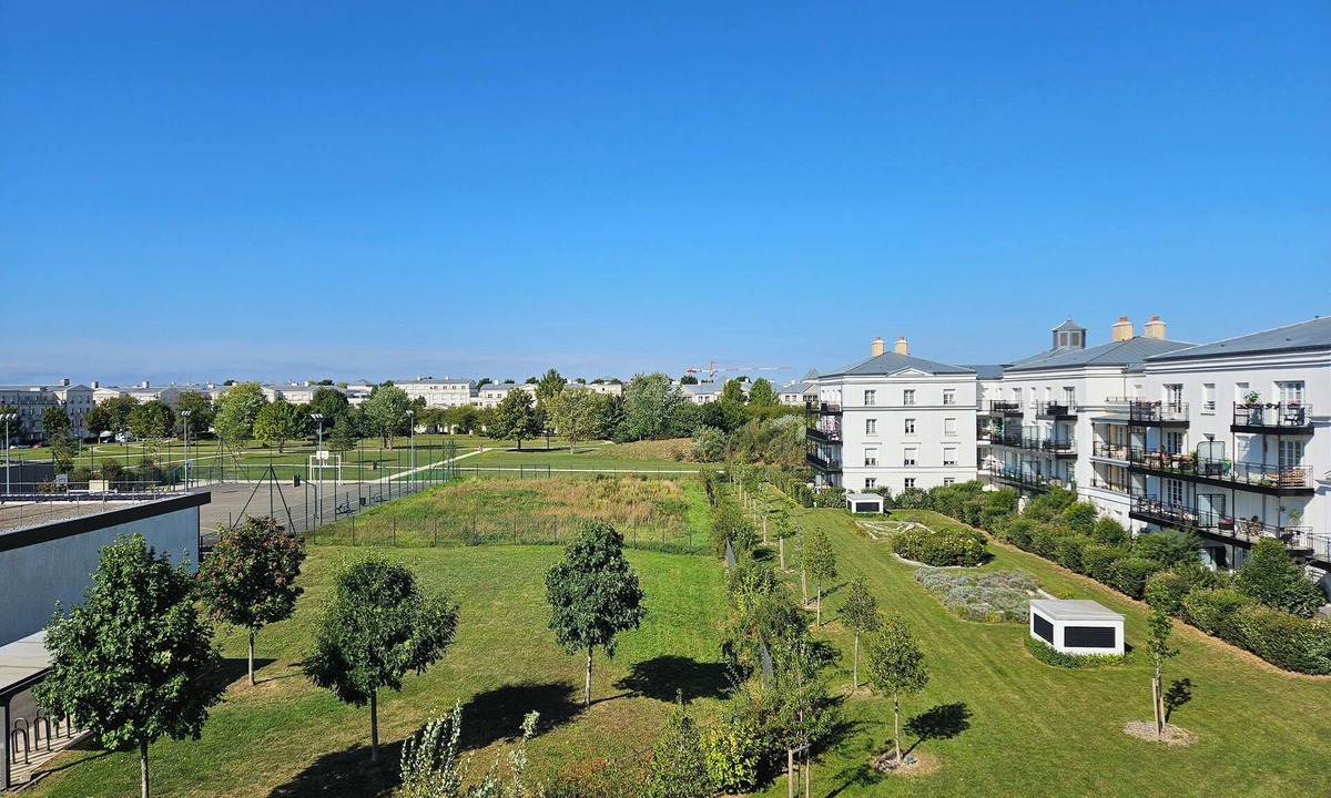 Serris Apartment | 1km from Disney and Vallée Village - Apt 2 bedrooms with balcony