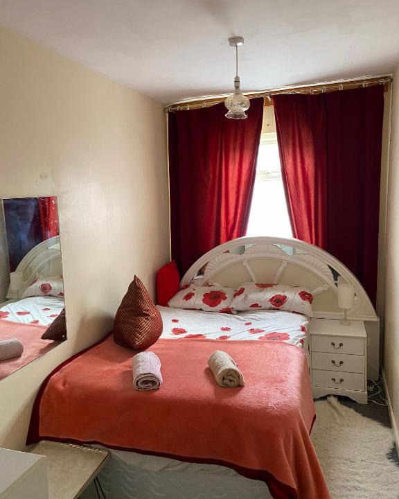 Coventry Apartment | 1km To City