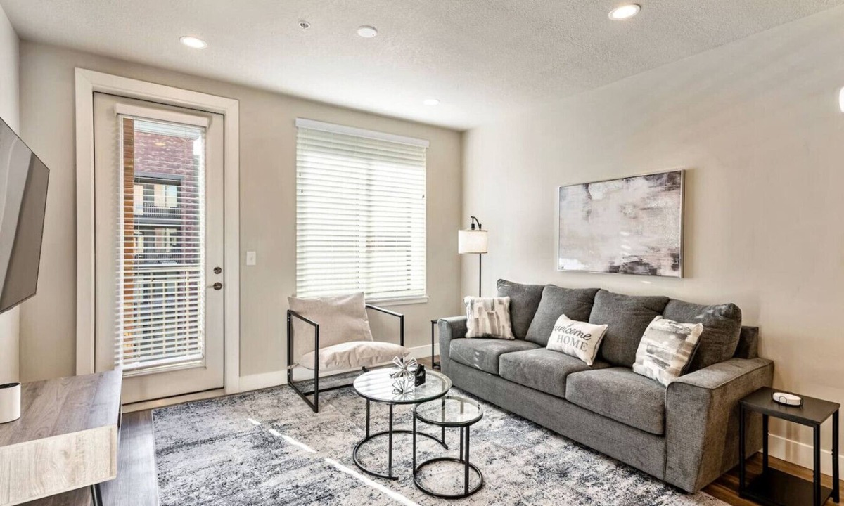 Downtown Salt Lake City Apartment | 1min Delta+Salt Palace |King Bed |Gym