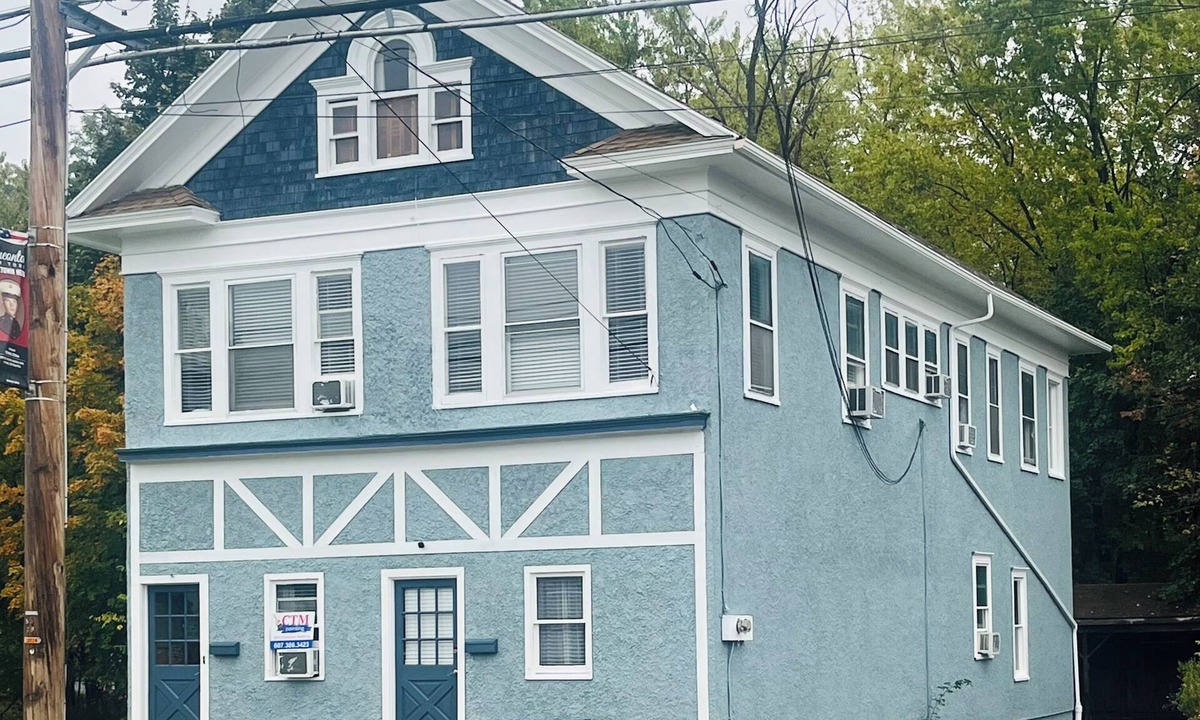 West End Apartment | 1st Class Rentals Munson Manor V located just a 1/2 mile from All Star Village
