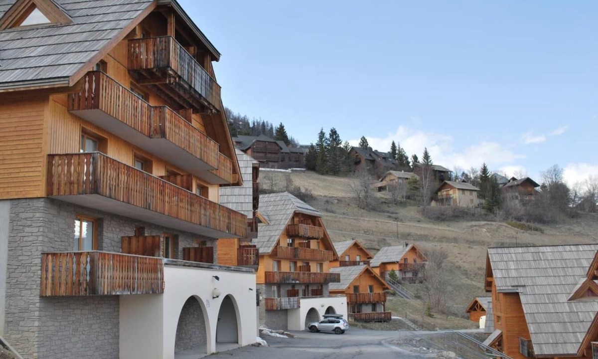 Pra Loup Apartment | 1st floor, balcony, parking, tv, ski locker, 29m², Pra Loup