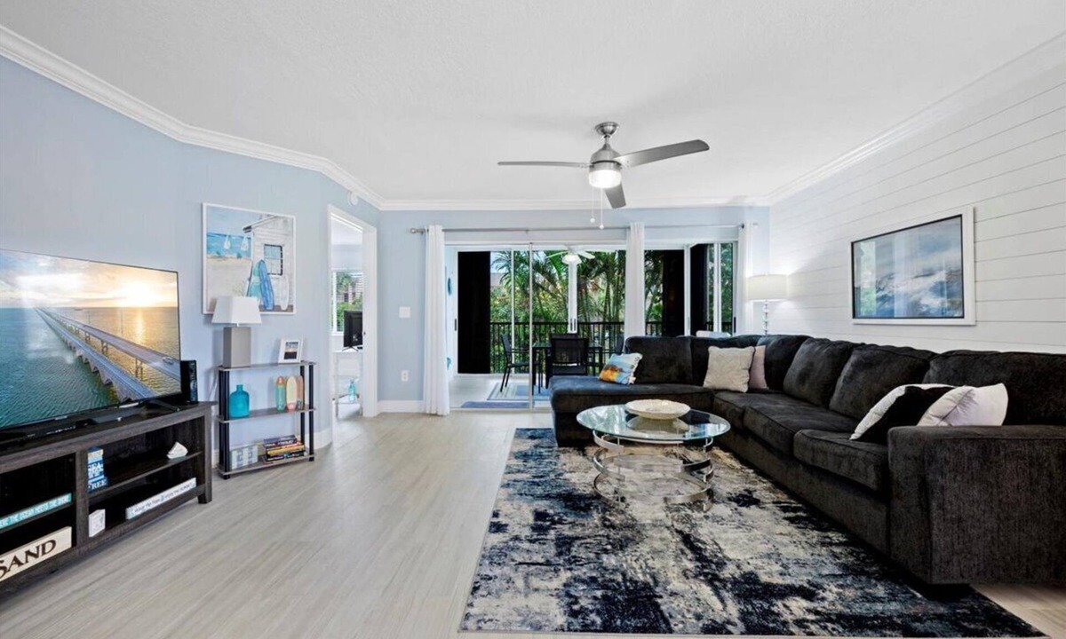 Jupiter Bay Condo | 2/2 Condo Steps from the Beach