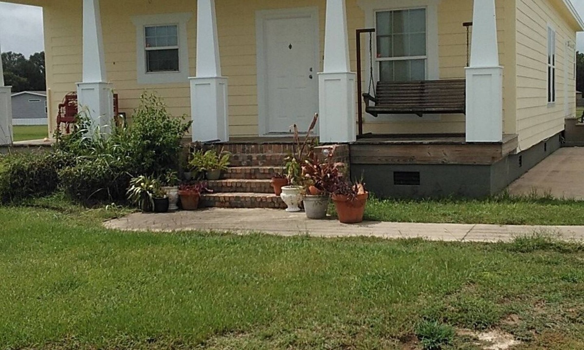 Milton House | 2/2 home minutes from I-10