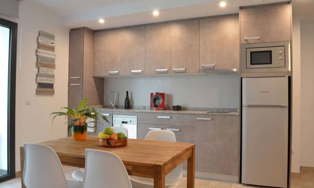 Roses Town Center Apartment | 2.2 NEW in center ROSES with WI-FI, AC and TV sat at 60 m MAR