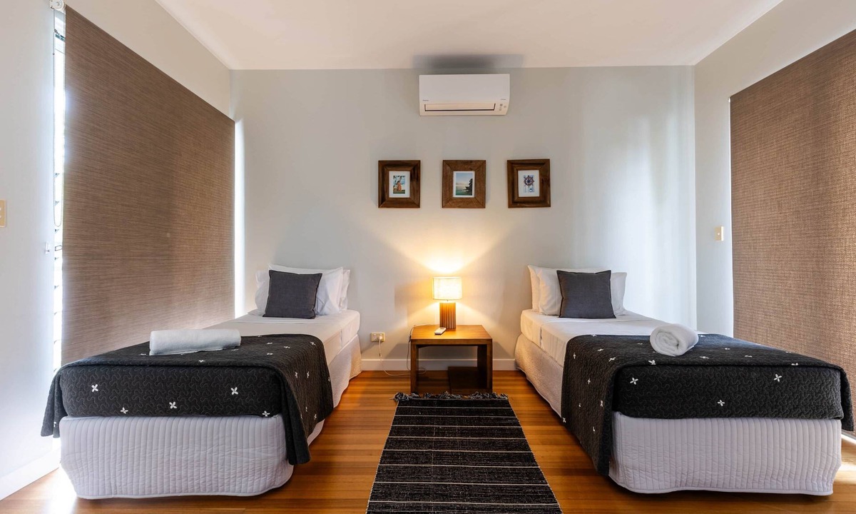 Mission Beach House | 2/24 Donkin - Luxury - Absolute Beachfront