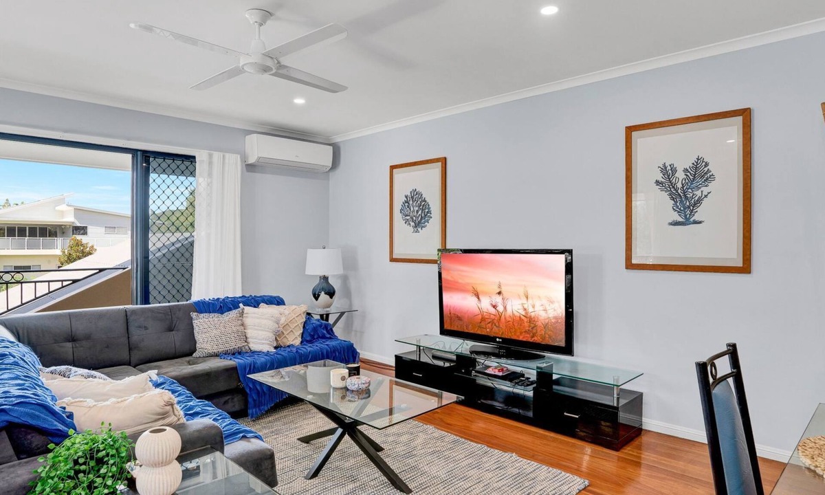 Rainbow Beach House | 2/6 Indigo Avenue - Rainbow Beach. Beautifully presented, air-conditioned family beach getaway