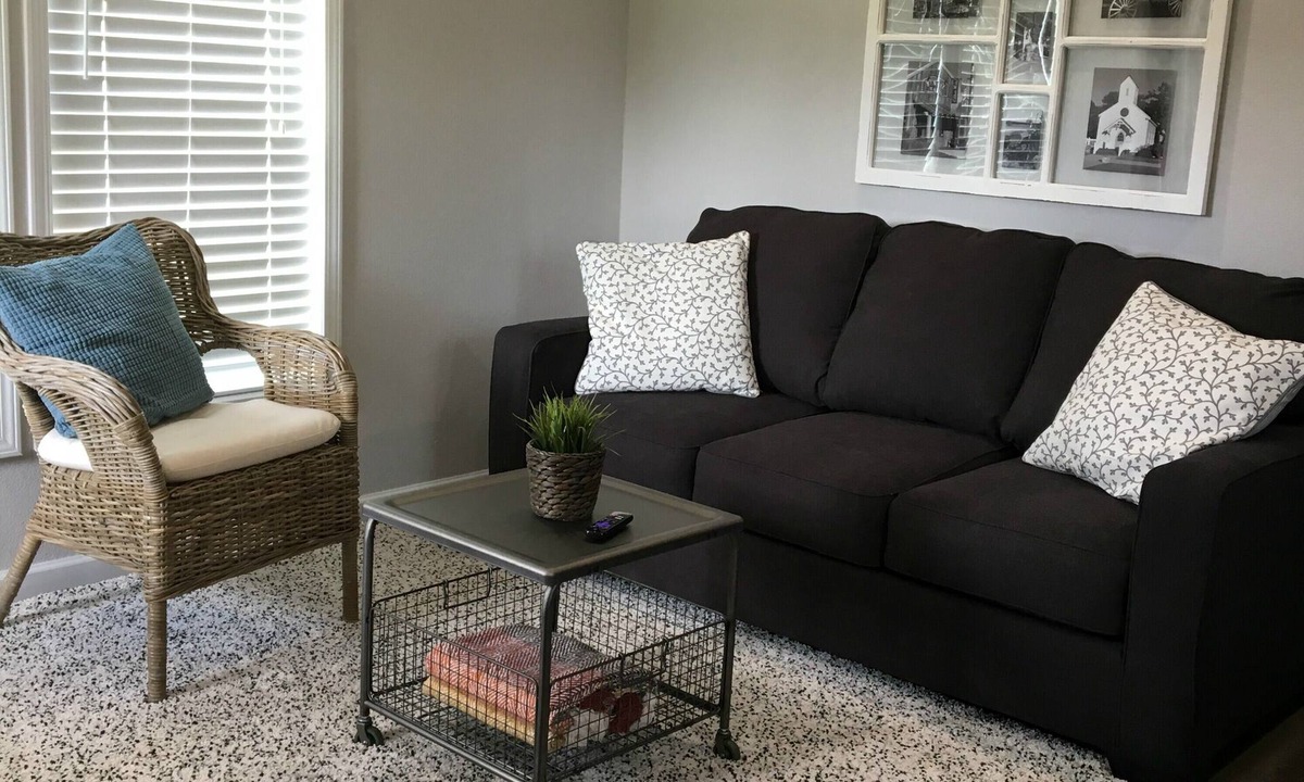 Round Top Cottage | 2.7 Miles From All Of The Fun Round Top, Texas Has To Offer!