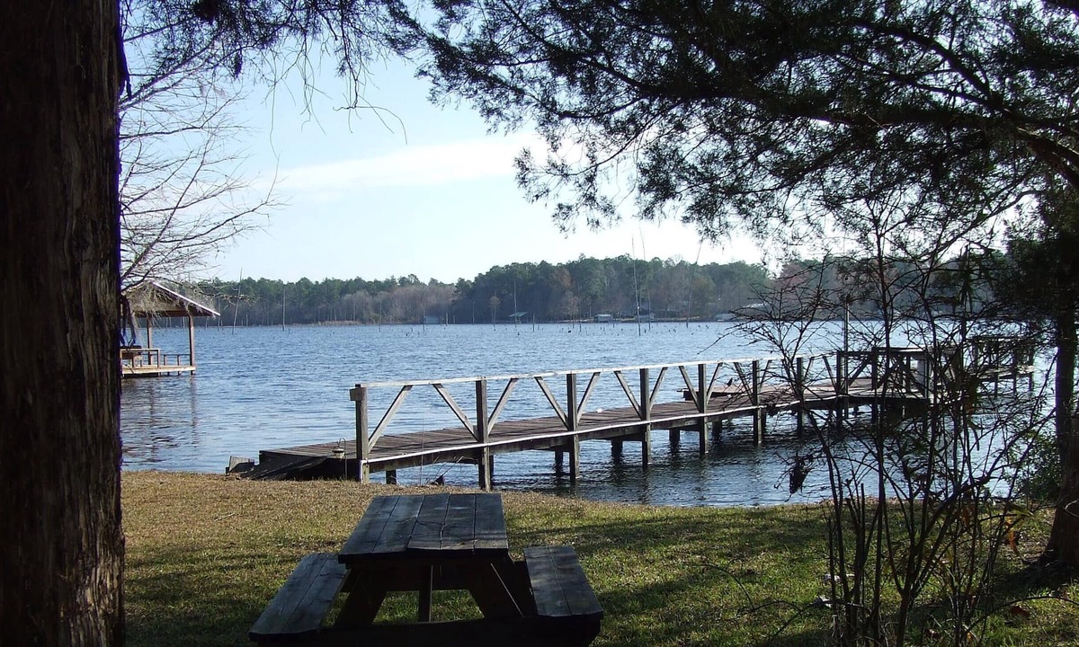 Donalsonville House | 2 acre Waterfront cottage!!!