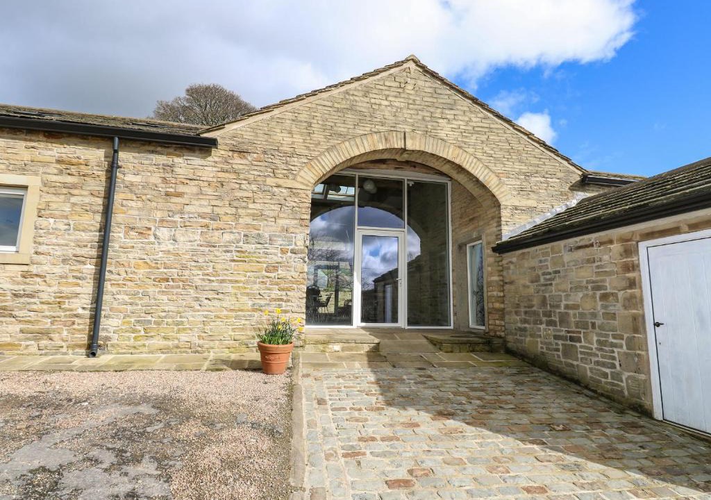 Rastrick House | 2 Barn Cottages