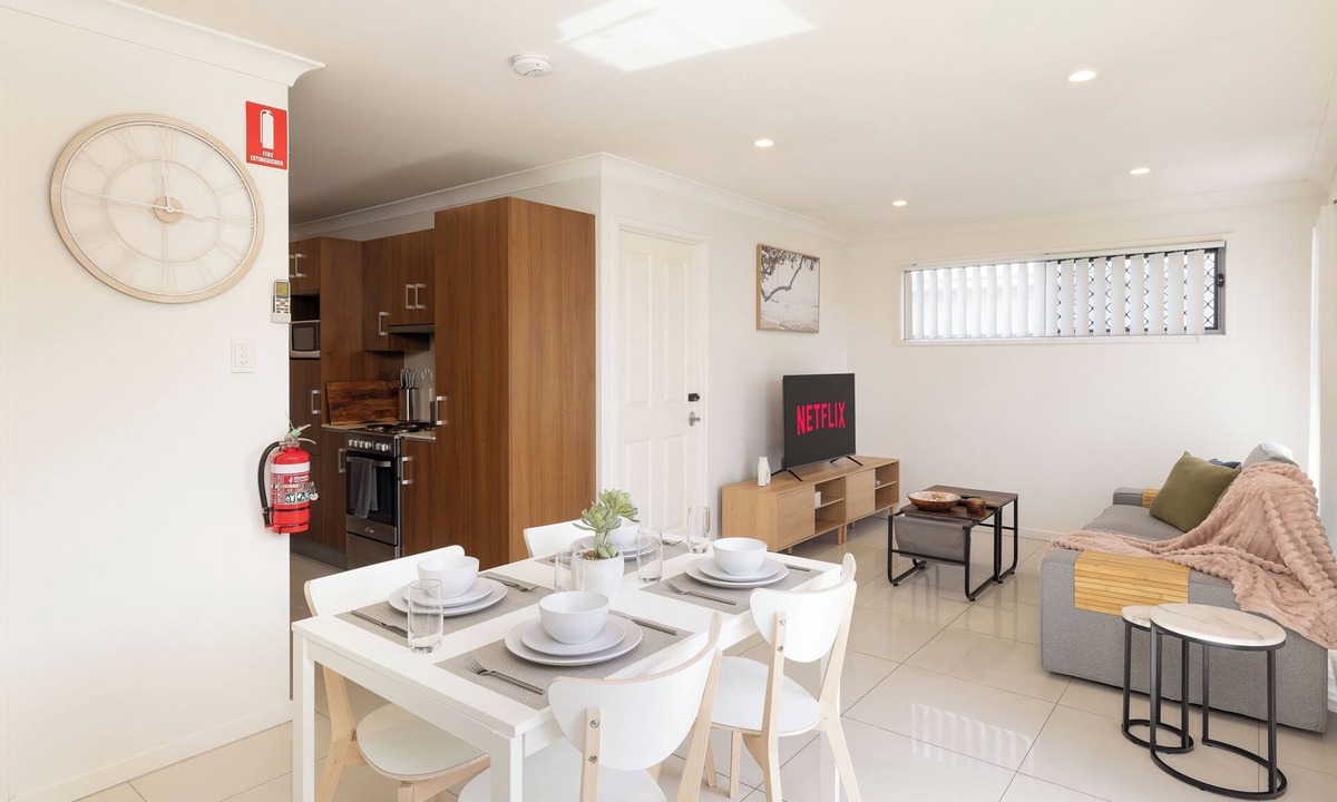 Rocklea Apartment | 2 Bdr Apt! Spotless! Garage Parking! 316D2