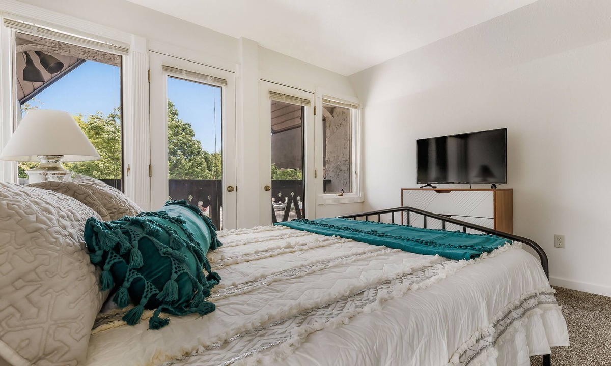 Frankenmuth Condo | 2-Bdr Main St. Loft, Pet Friendly!