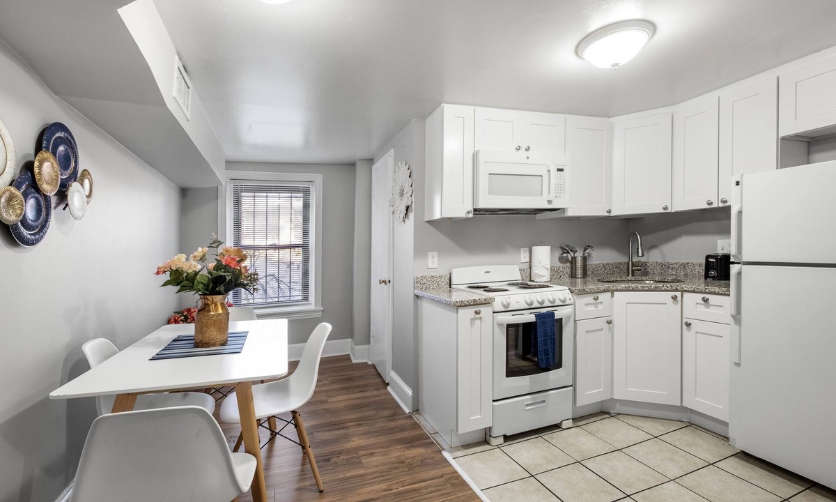 Bella Vista Apartment | 2 Bdrm Large Upenn/Drexel Univ Studio