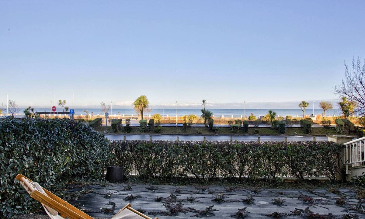 Merville-Franceville-Plage Apartment | 2-bedroom apartment with double terrace in Merville-Franceville-Plage