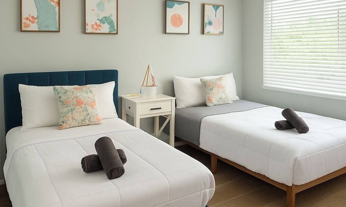North Beach Apartment | 2 Beach Units for 6 | Patio + Free Parking