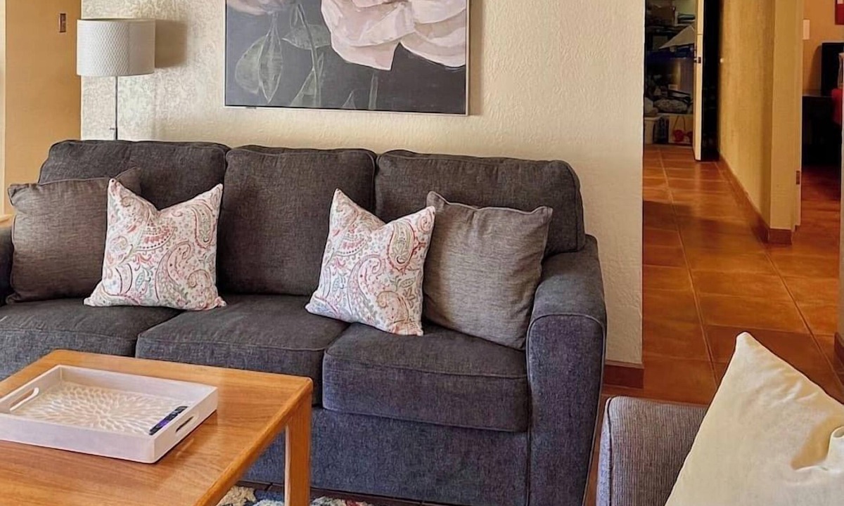 Las Cruces House | 2 bed/1 bath near NMSU, pets welcome