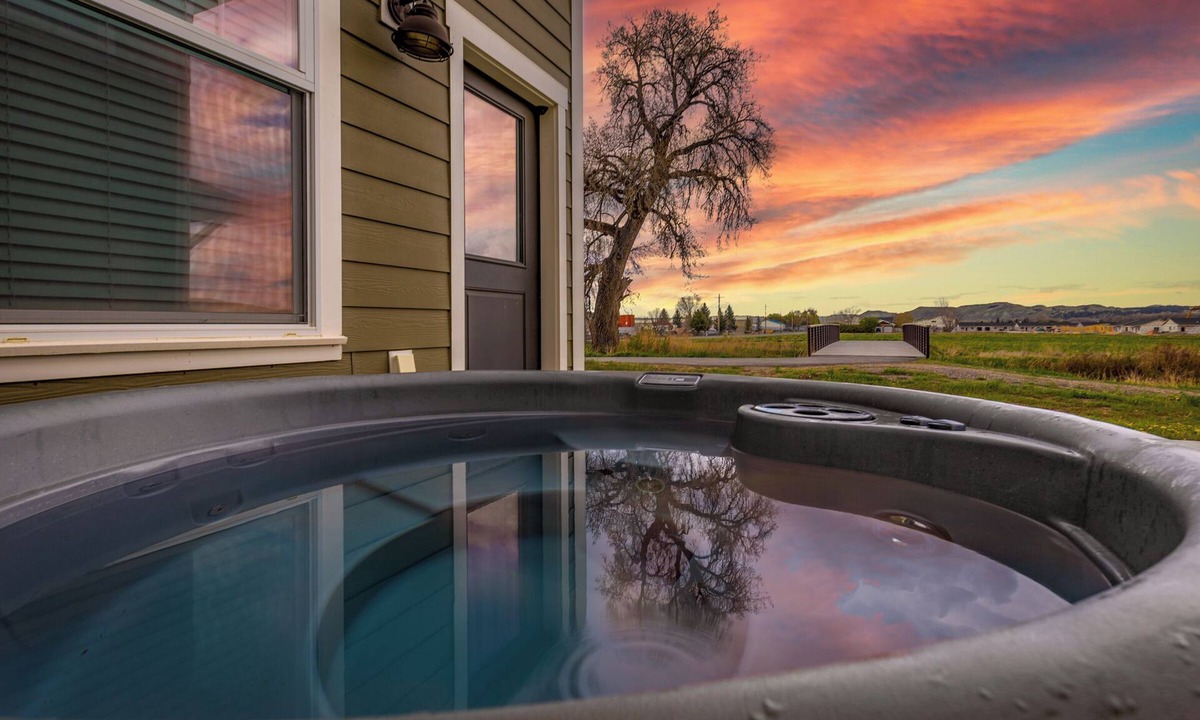 Billings Condo | 2 Bed 2.5 Bath Modern Townhouse Centrally Located