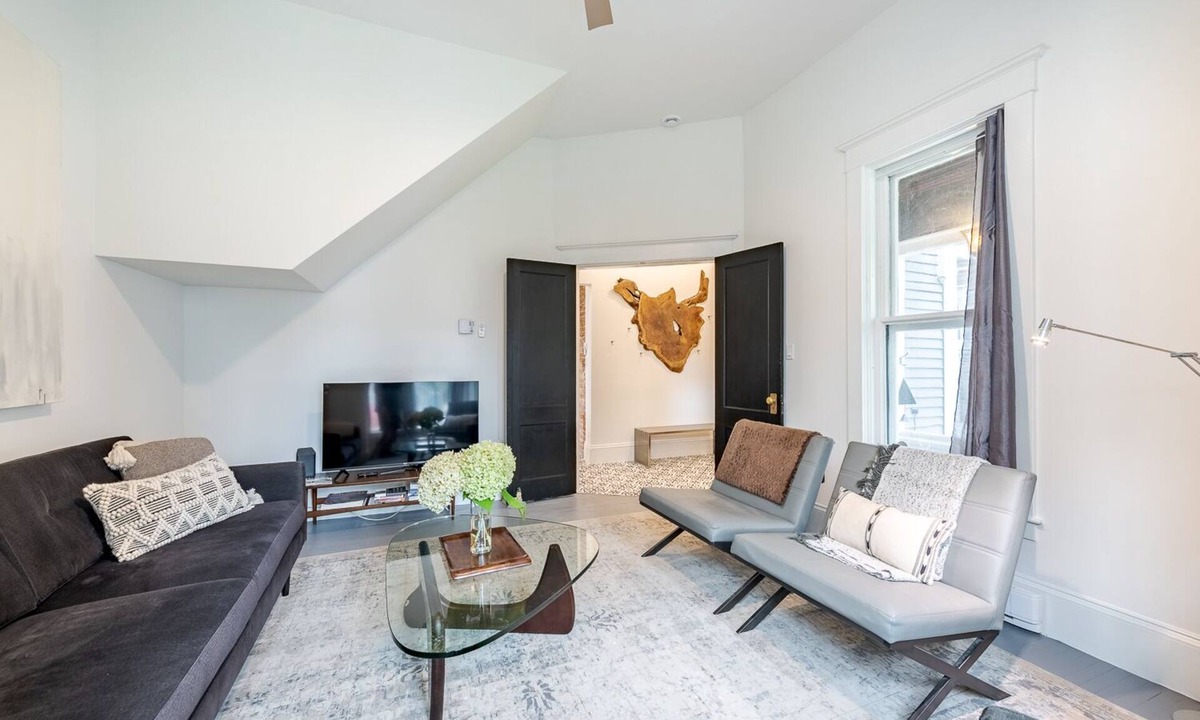 Fredericton House | 2 Bed, 2.5 Bath renovated heritage home in Downtown Fredericton