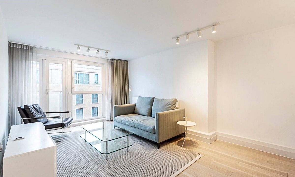 Churchill Apartment | 2-Bed, 2-Bath Fifth Floor Flat with Balcony