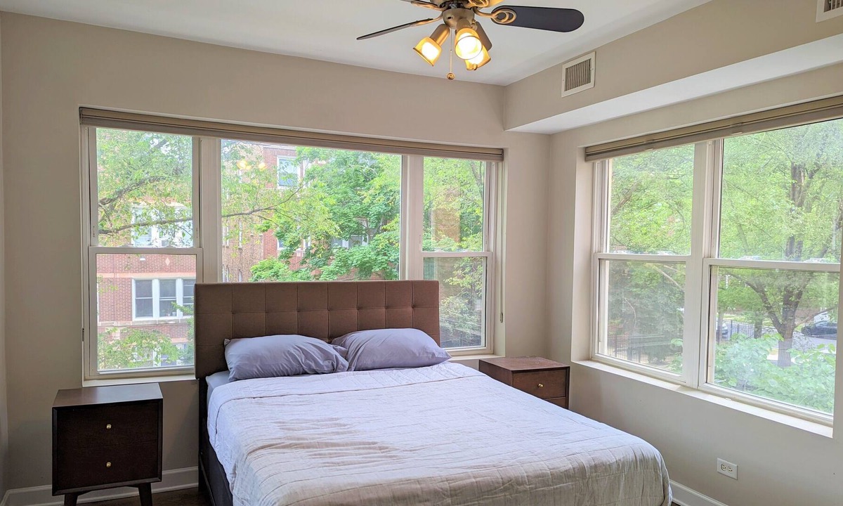 Albany Park Condo | 2-bed 2-bath(full) condo 10 min walk from transit