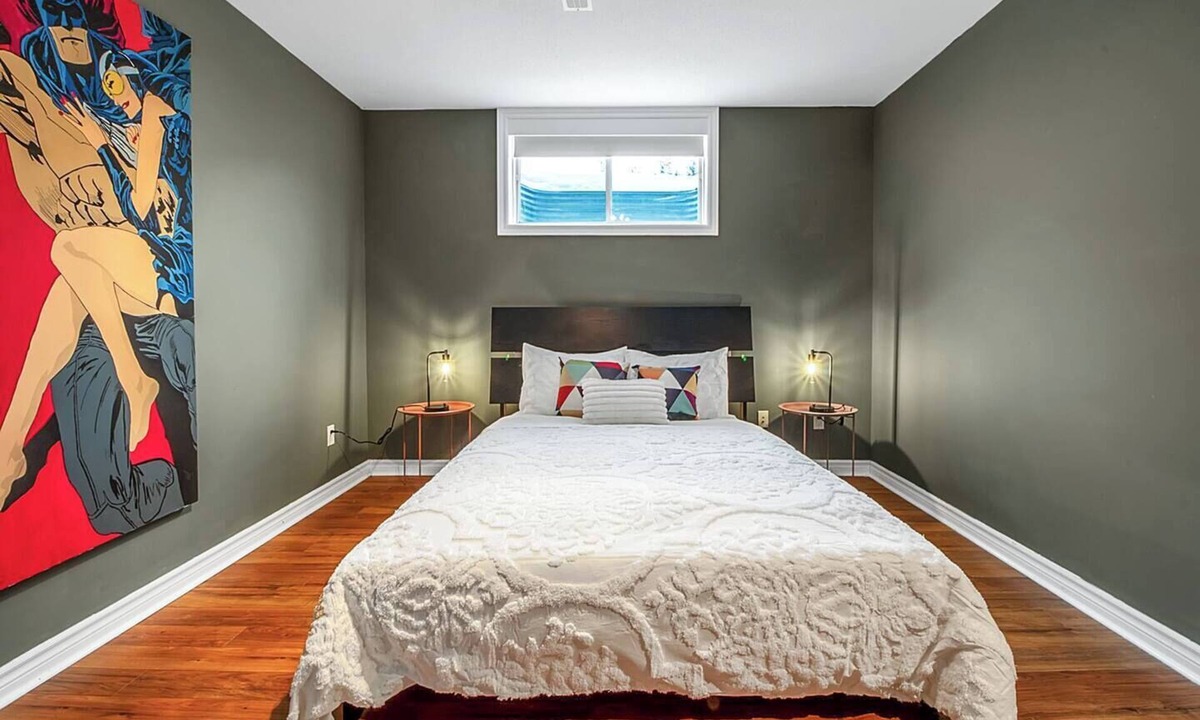 Ottawa Division House | 2 Bed 2 Bath in Orleans