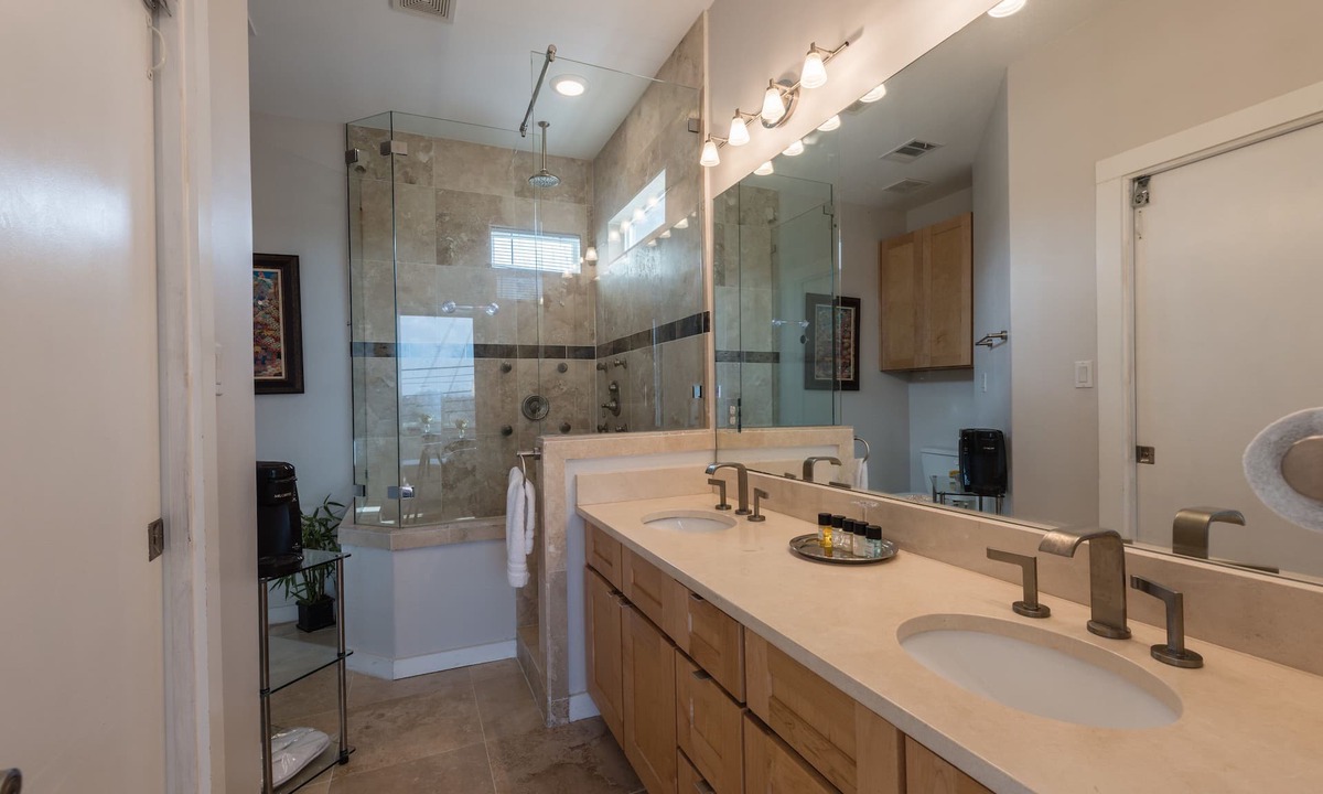 Hancock Apartment | 2 bed 2 bath modern apt. right in Central Austin