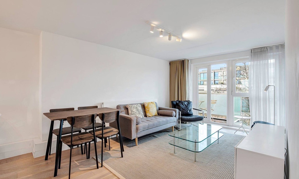 Warwick Apartment | 2-Bed, 2-Bath Seventh Floor Flat