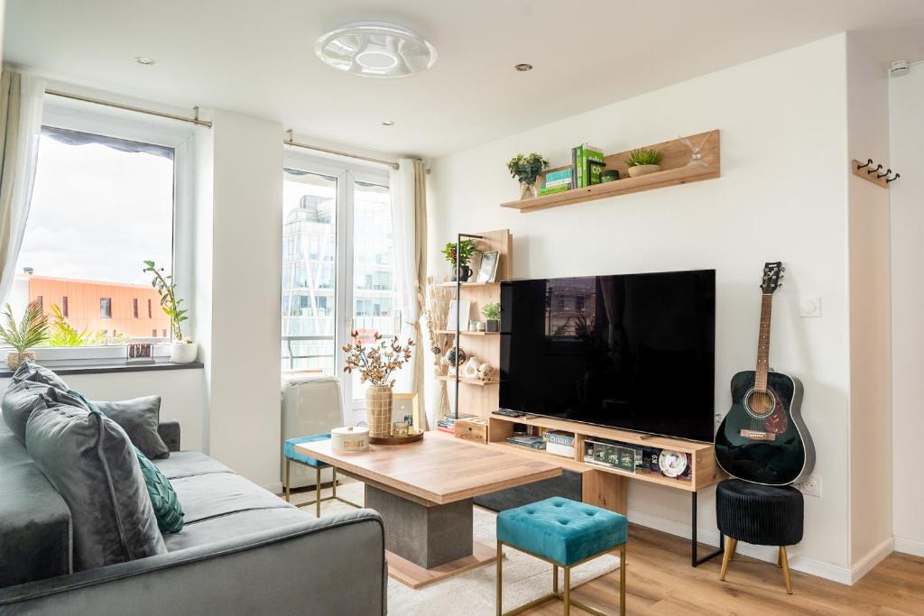 Le Kremlin-Bicetre Apartment | 2-Bed Apartment - Sleeps 4 AirCon & Central Links