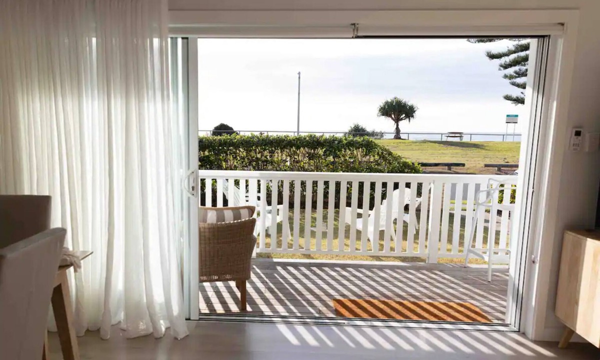 Miami Apartment | 2 Bed apartment opposite the beach