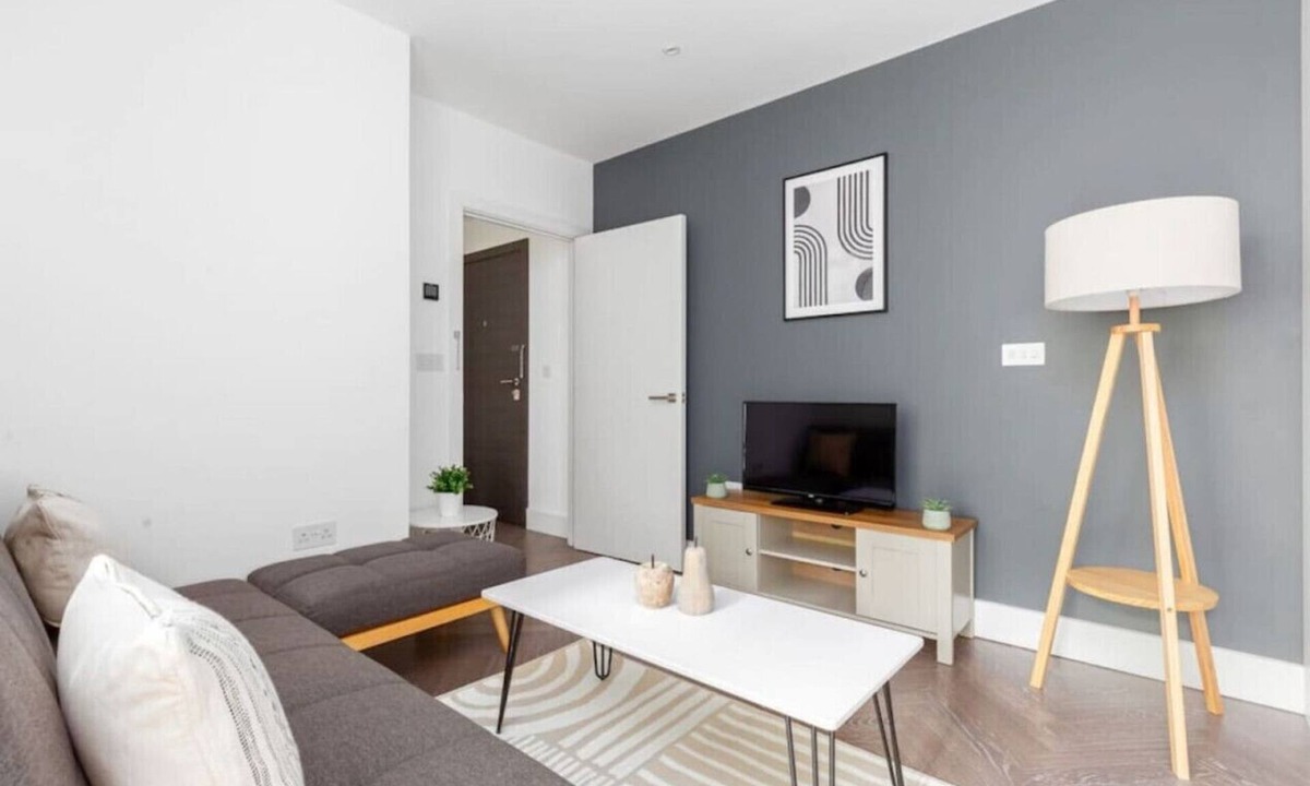 Islington Apartment | 2 Bed Balcony Flat in Islington
