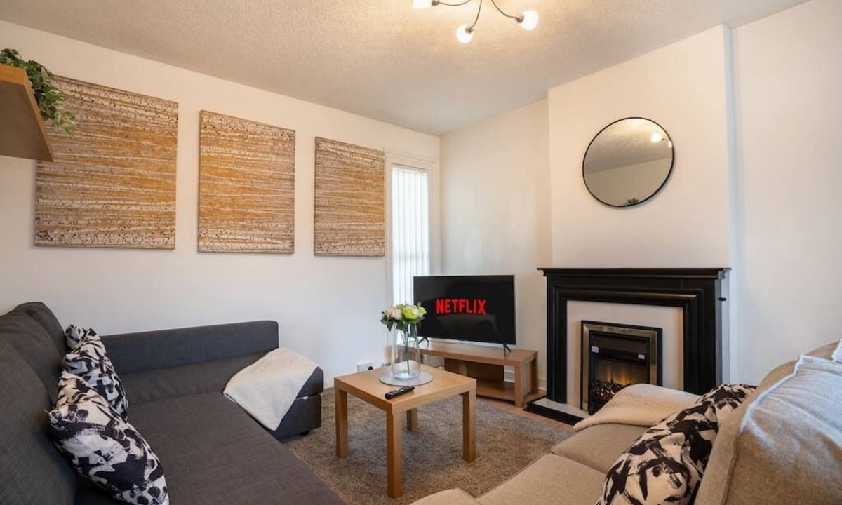 Ormiston House | 2 Bed Bungalow - Free Parking