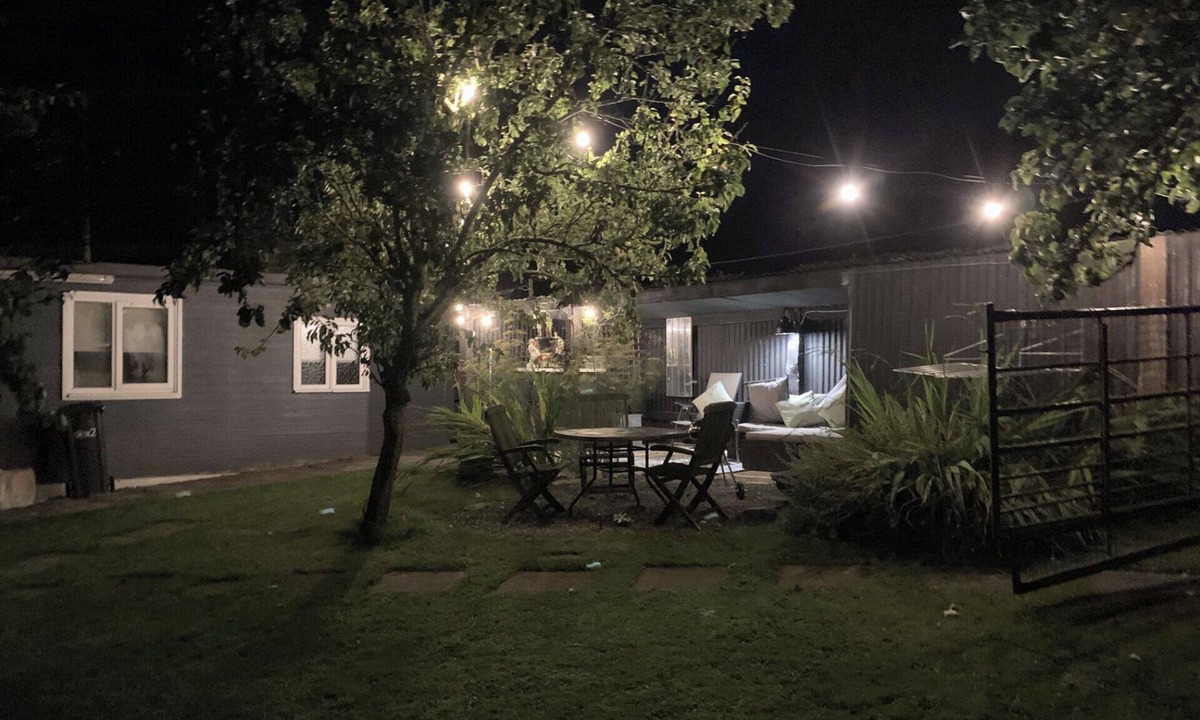 Denbigh Cabin | 2-bed Cabin Sleeps 4 -small Pets Ok -free Parking