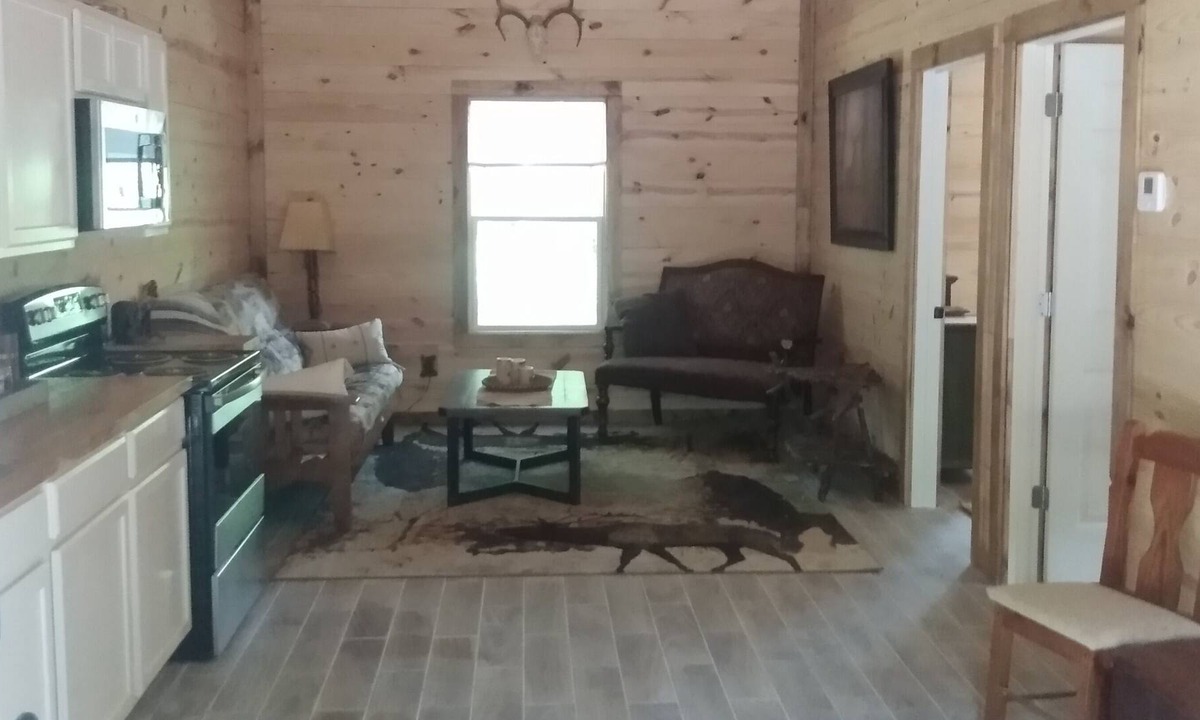 Gordonville Cabin | 2 bed cabin tucked in the woods, 1 mile from lake texoma