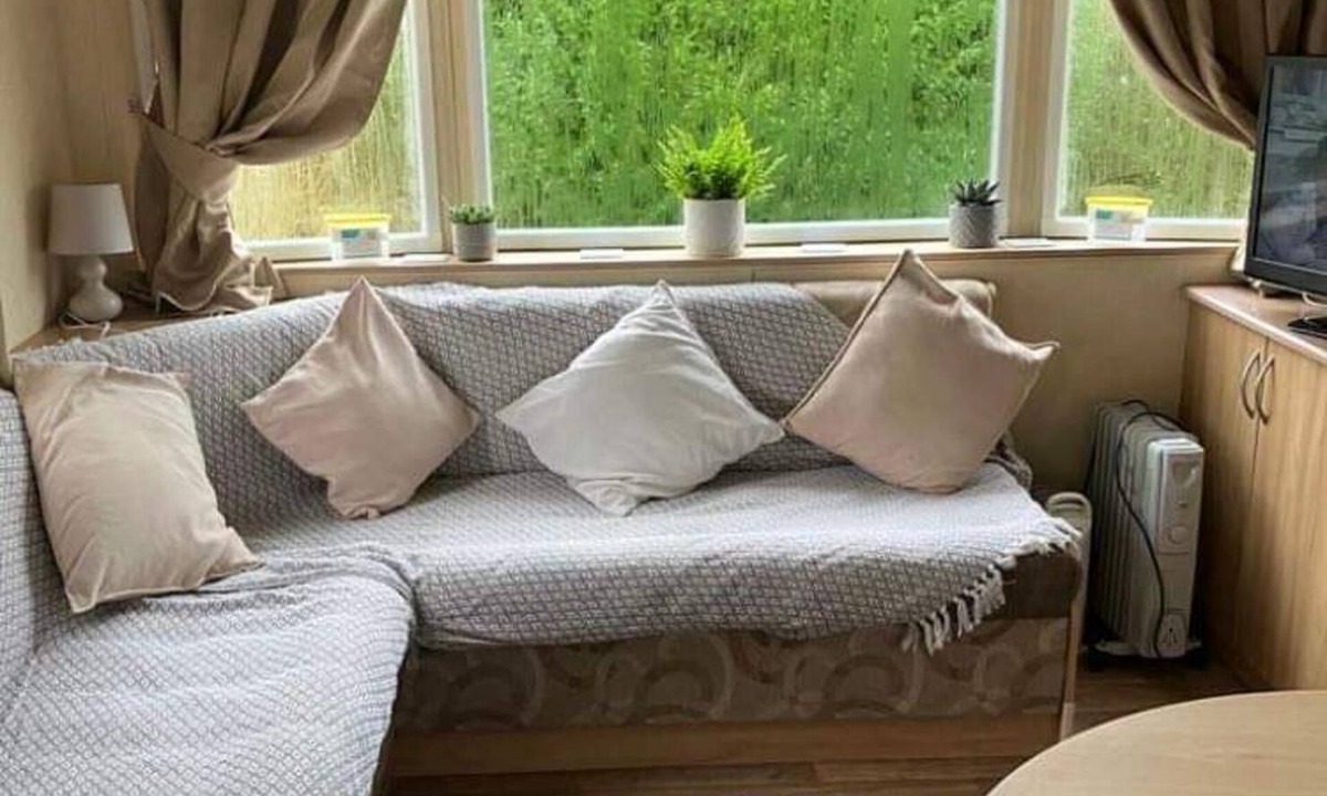 Mablethorpe and Sutton Cabin | 2-bed Caravan in Mablethorpe sea Front Location