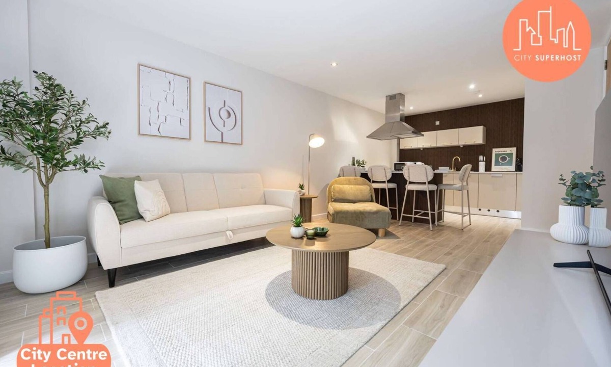 Cheetham Hill Apartment | 2 Bed Central Flat By City SuperHost