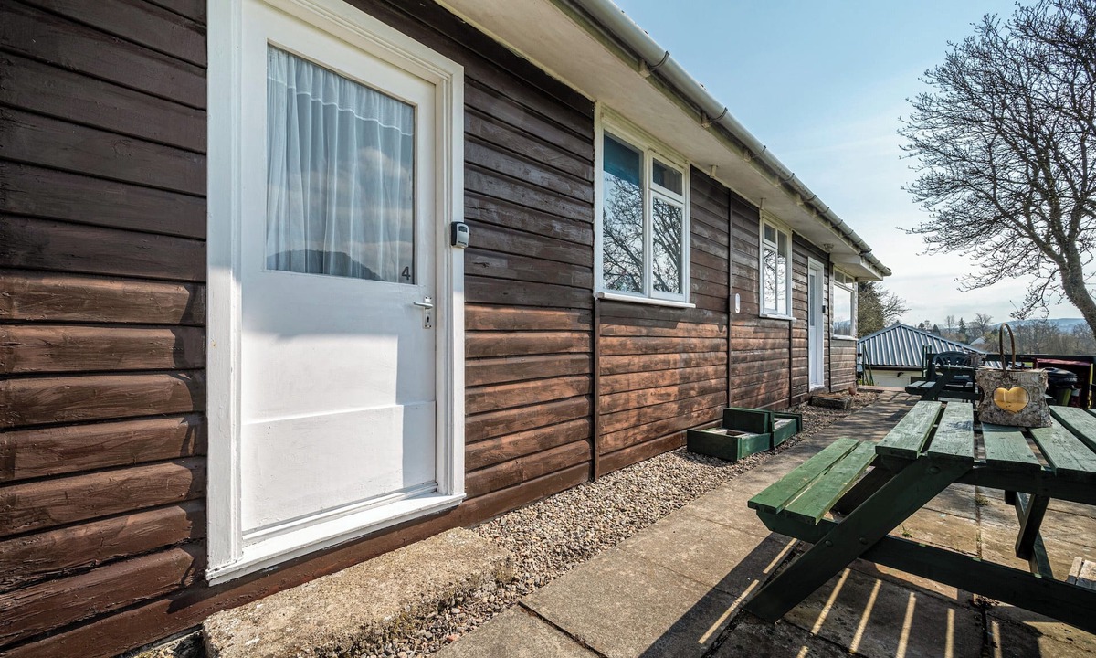 Contin Ski Chalet | 2 Bed Chalet - Sleeps 4 - River and mountain views