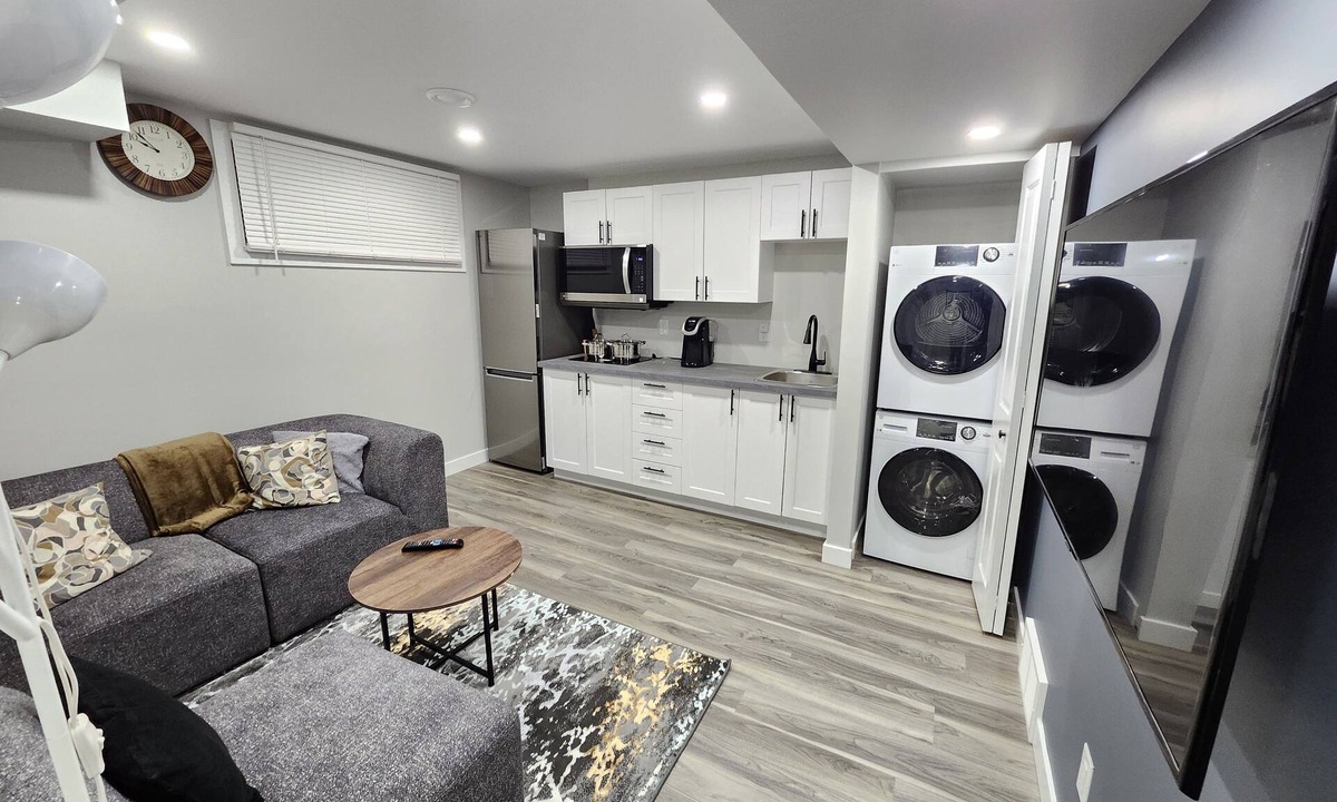 Winnipeg House | 2-Bed Cozy Nest