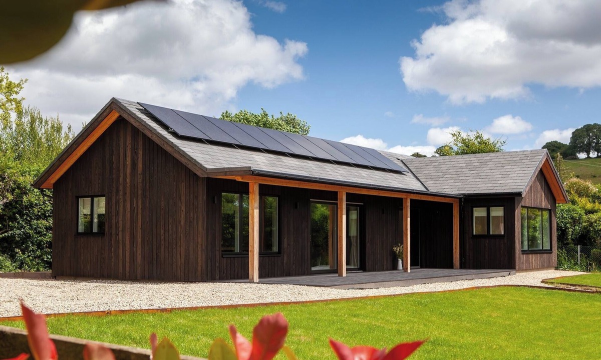 Ashburton House | 2-Bed Eco Friendly Home, Sleeps 4 with Parking