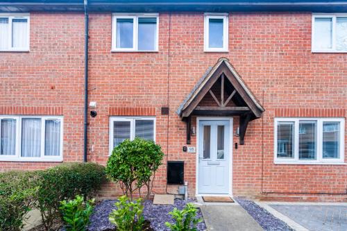 Harlow House | 2 Bed Elegant home with Parking in Harlow