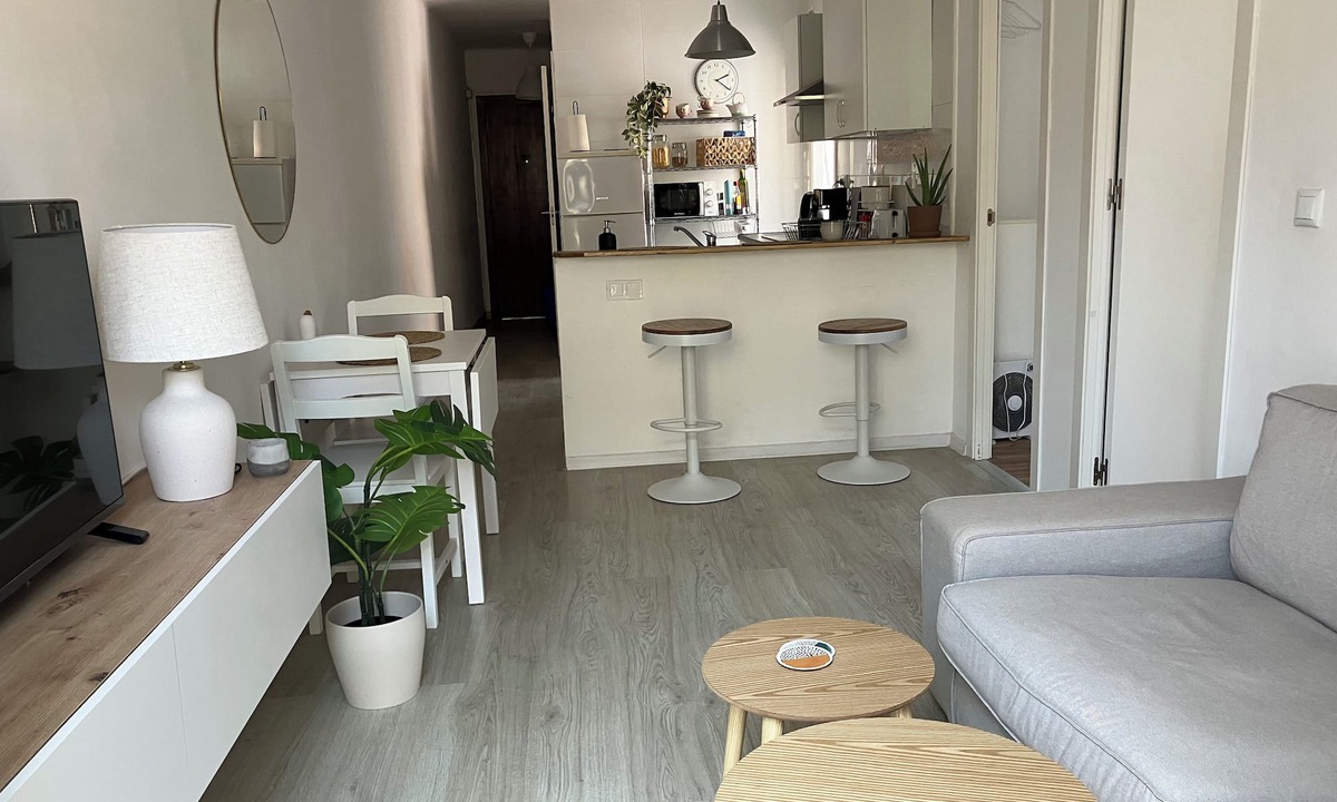 Santa Coloma de Gramenet Apartment | 2 bedroom apartment close to Badalona Beach and the center of Barcelona