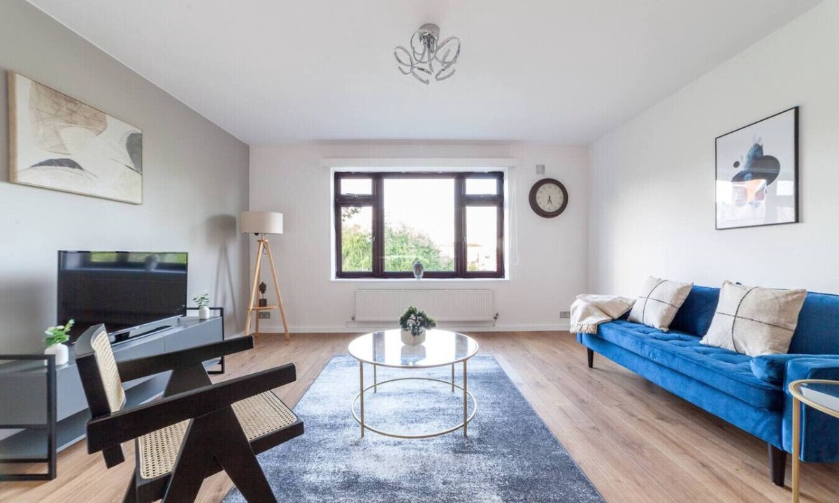 Ealing Broadway Apartment | 2 Bed Flat in Ealing Broadway