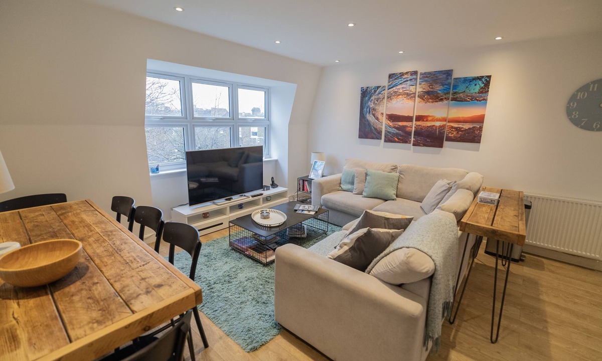 Nightingale Apartment | 2 bed flat in Wandsworth/Balham modern/spacious light -boutique hotel experience