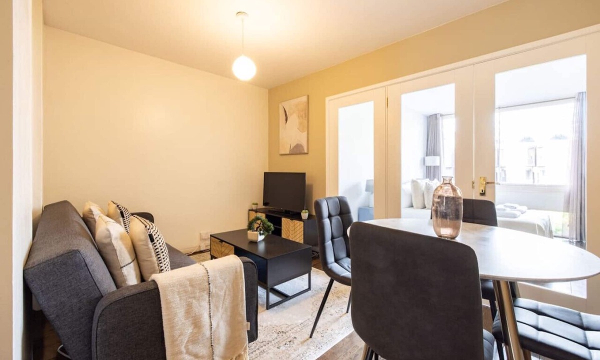 Bishopsgate Apartment | 2 Bed Flat near Barbican Centre